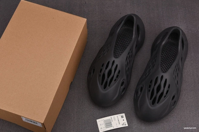 Yeezy HP8739 Adidas RNNR Onyx Foam 0718